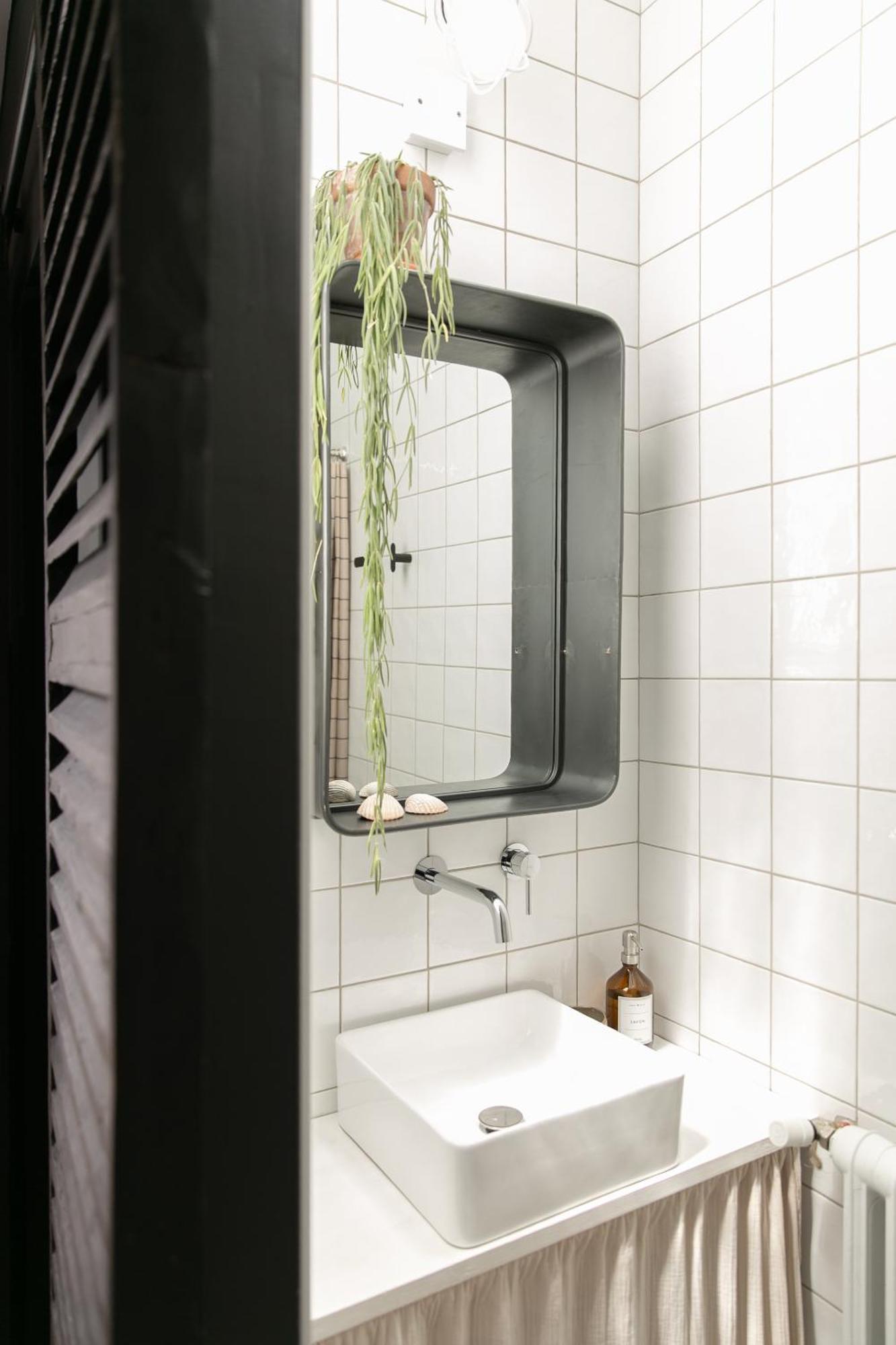 Avec Salle De Bain Et Acces Independant *